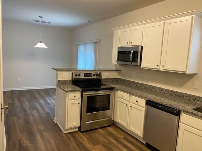Building Photo - Home in the Heart of Gastonia!
