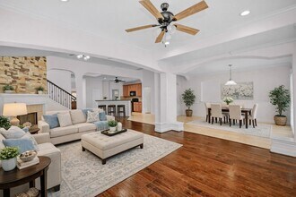 Building Photo - 1403 Lochman Dr