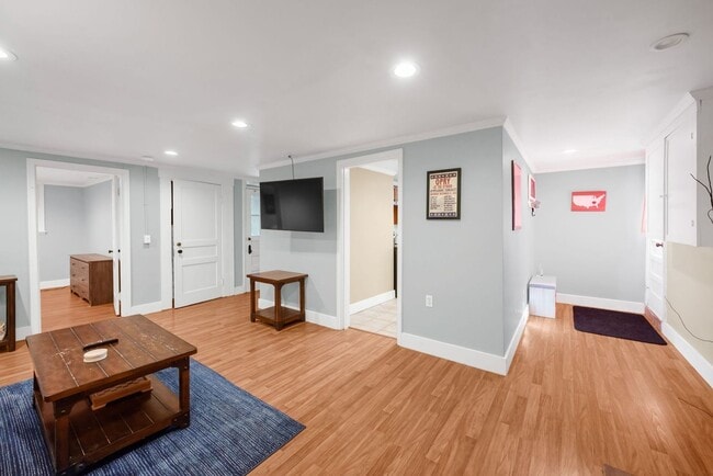 Charming Inglewood bungalow apartment just minutes from downtown! - Charming Inglewood bungalow apartment just minutes from downtown!