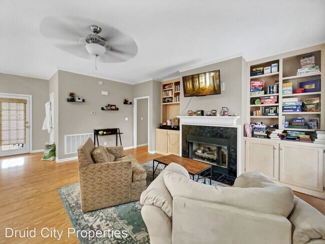 Foto del edificio - 3 br, 2 bath House - 16 Beverly Heights