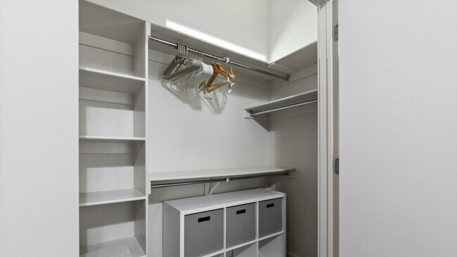 Foto del edificio - 719 N Oakland Ave