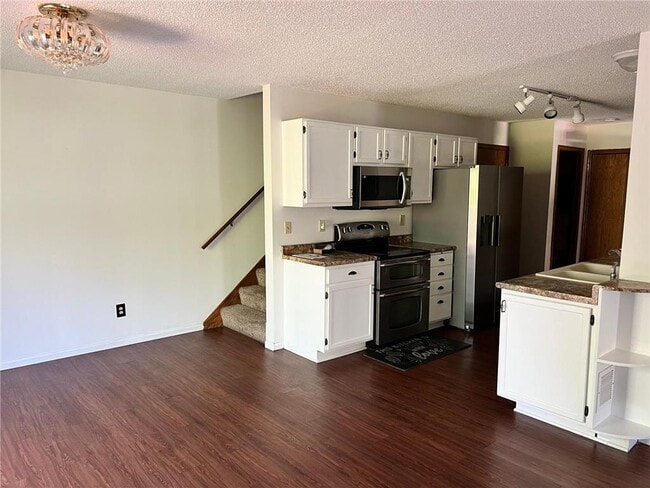 Foto del edificio - 1219 Pecks Woods Dr