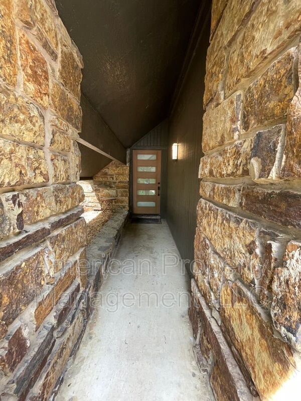 Foto del edificio - 3705 E 108th St