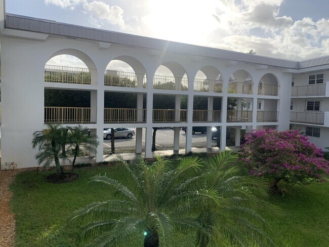 Foto del edificio - 5401 NW 2nd Ave