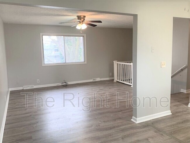 Building Photo - 23702 Walnut Cir