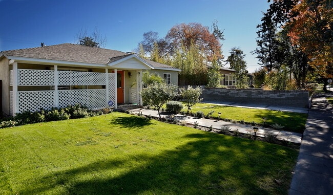 Building Photo - Beautiful North Hollywood 3 Bedroom, 2 Bath Single Family Home  *** Non-Smoking***