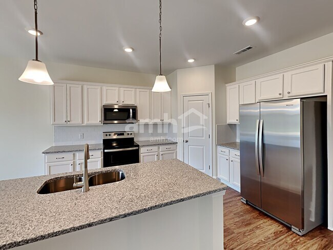 Foto del edificio - 4750 Chutney Dr