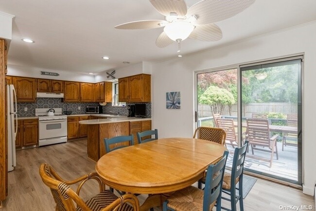 Building Photo - 14 Gardenia Ave