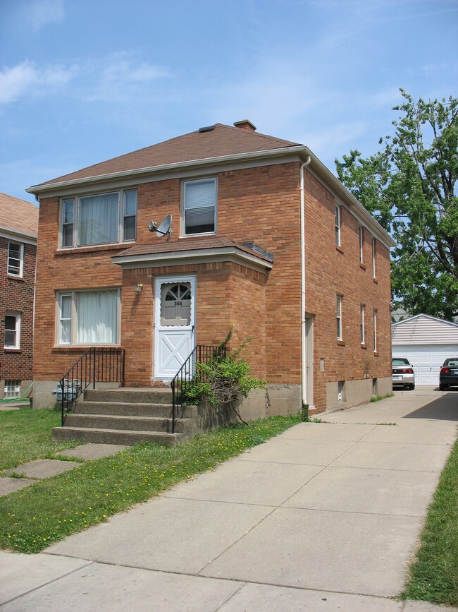Building Photo - 366 Nassau Ave