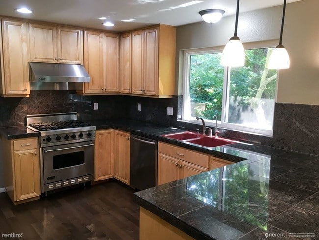 Building Photo - 8525 SE 79th Pl