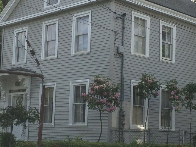 Foto del edificio - 123 S Pleasant St