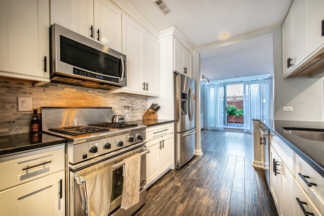 Foto del edificio - 2707 N Halsted St