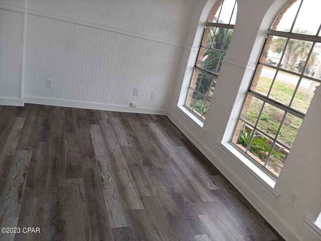 Building Photo - 3617 Treasure Cir