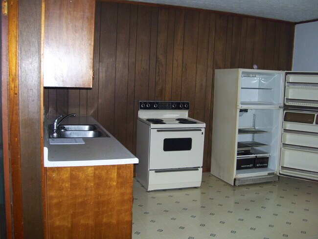 Foto del edificio - 4561 Nails Creek Rd