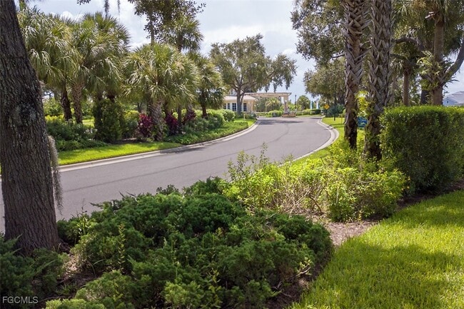 Foto del edificio - 3460 Lakeview Isle Ct