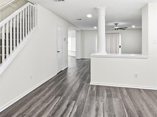 Building Photo - 12214 Peachtree Ln