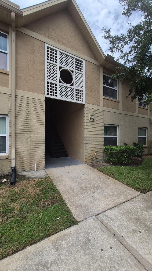 Building Photo - 9924 Sweepstakes Ln