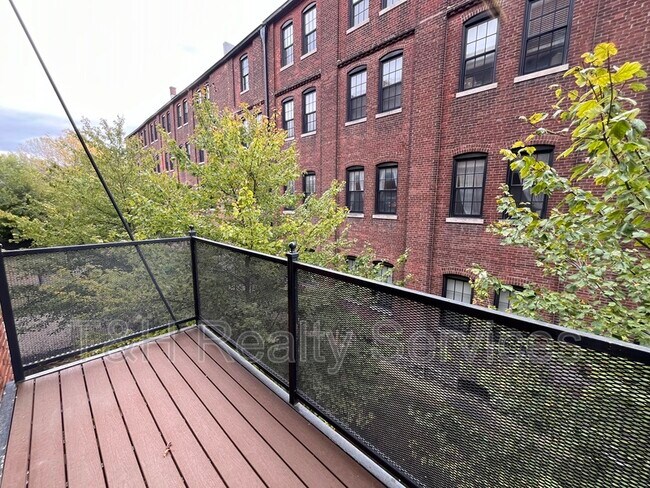 Building Photo - 55 S Harding St