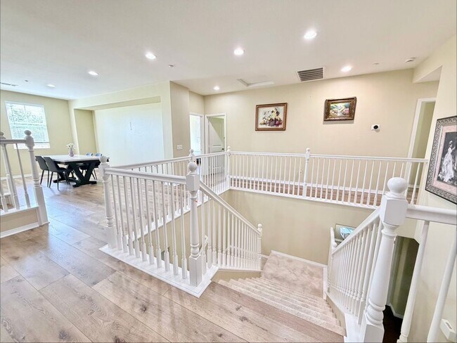 Building Photo - 5073 Snowberry Dr