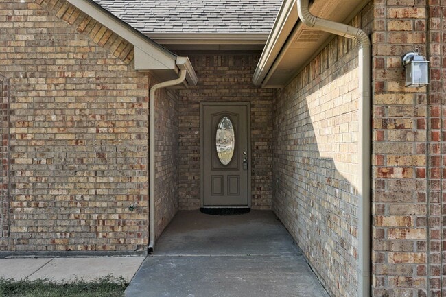Building Photo - Gorgeous 4BD/2BTH Home in the Heart of New...