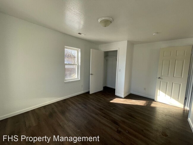 Building Photo - 3 br, 1 bath House - 1031 N Brown Ave