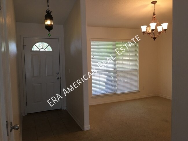 Building Photo - 1922 Everglades Dr