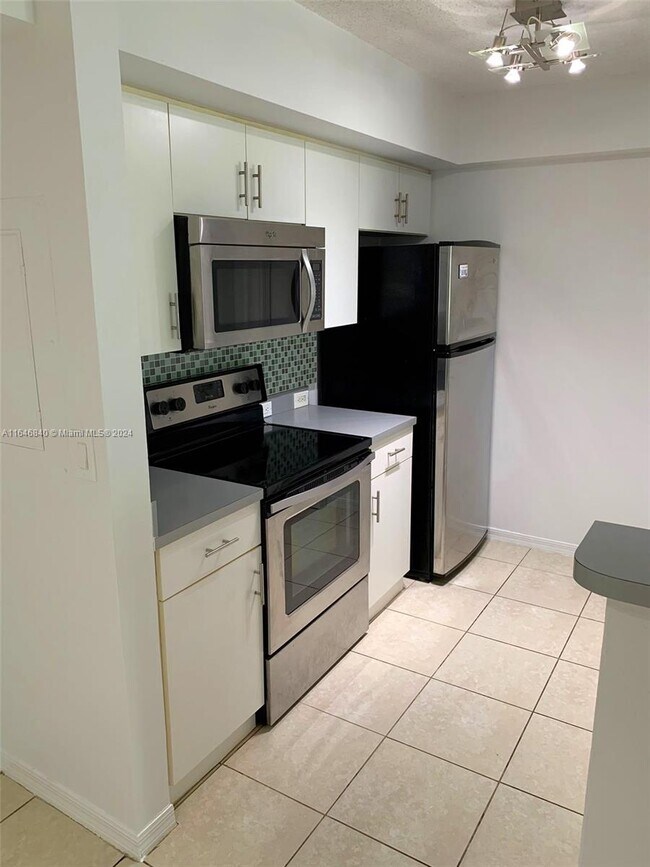 Foto del edificio - 620 SW 111th Ave