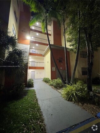 Building Photo - 8100 Geneva Ct
