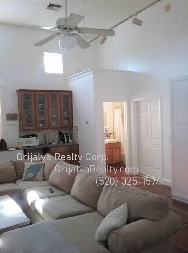 Foto del edificio - 1070 E Miles St