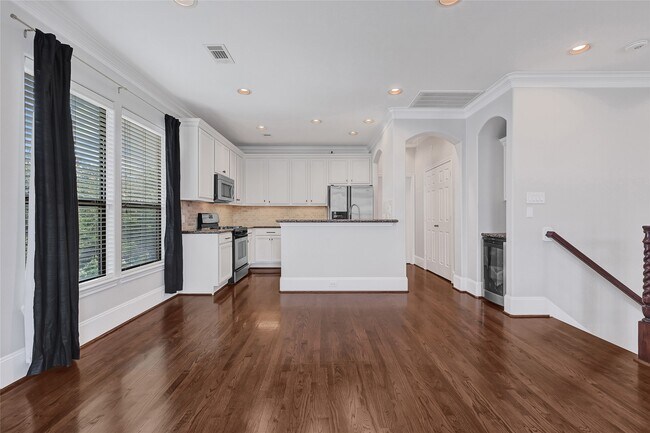 Foto del edificio - 1320 Studer St