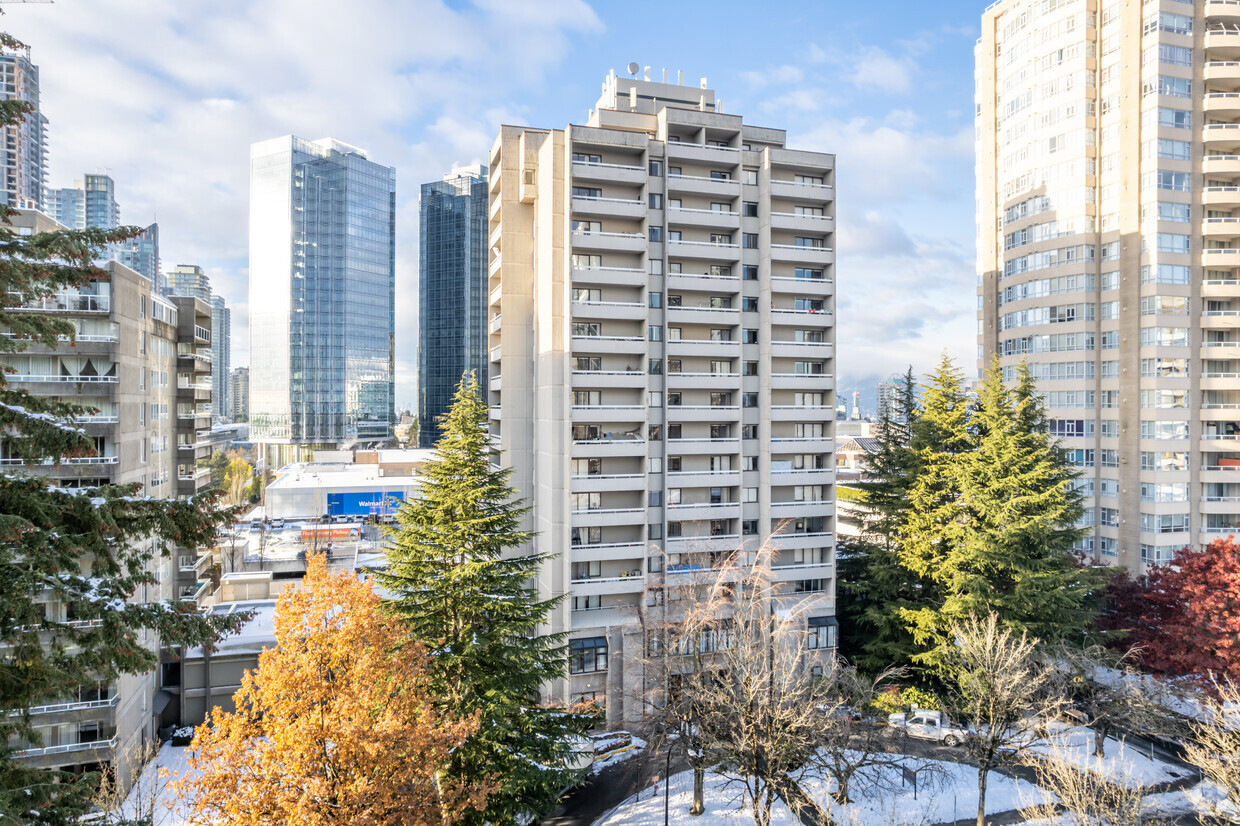 Primary Photo - Bonsor Apartments