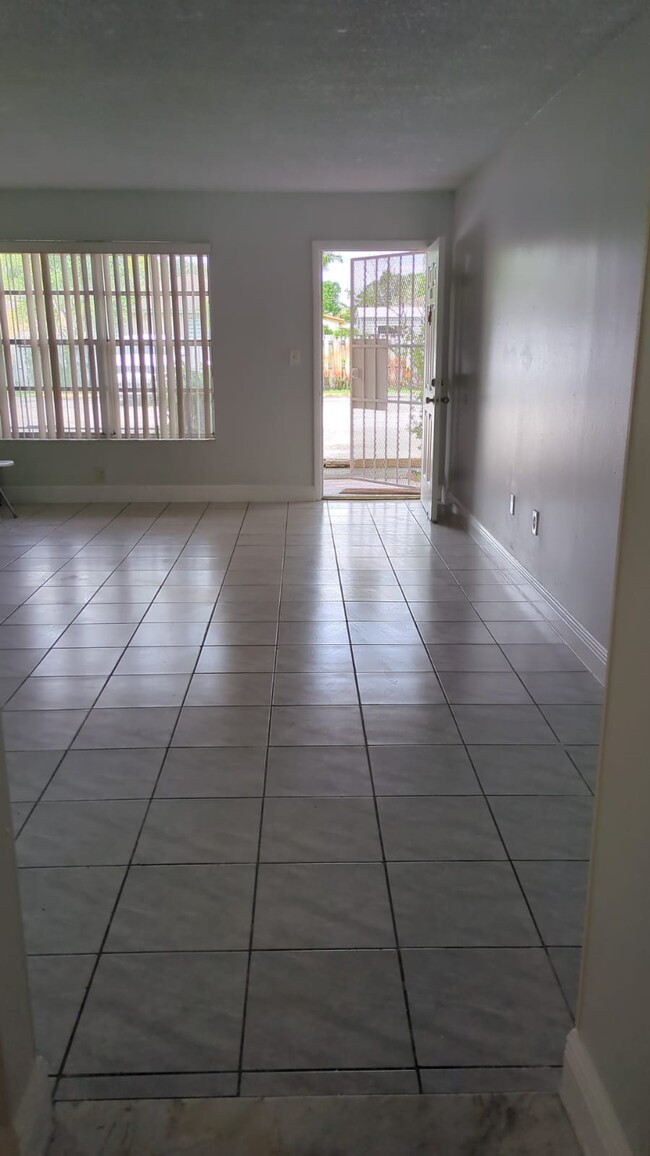 271 NW 177th St Miami Gardens, FL 33169 - Alquileres En Miami Gardens ...