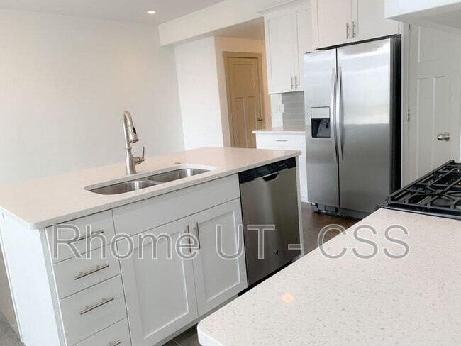 Foto del edificio - 2337 W Cresthaven Ln