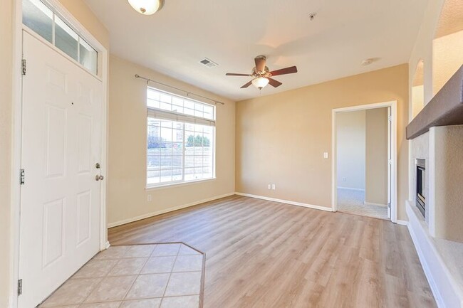 Building Photo - 488 Black Feather Loop