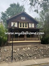 Building Photo - 414 Rose Ln Building Photo - 414 Rose Ln