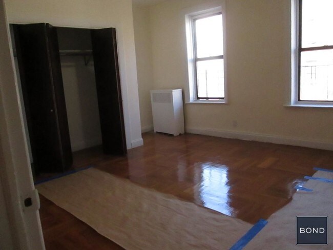 Building Photo - 98 Thayer St