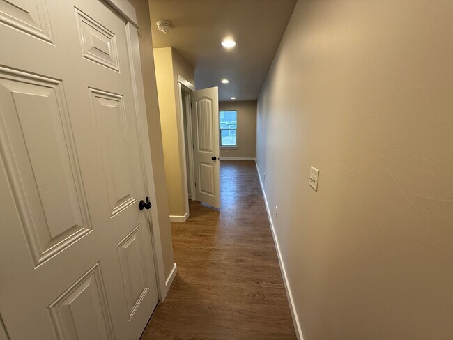 Foto del edificio - 1188 Forest Glen Dr