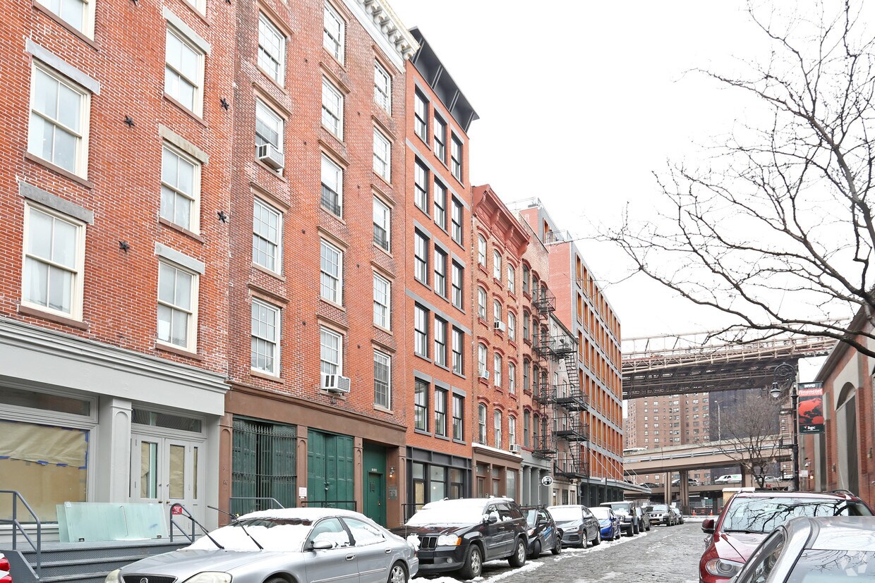 Building Photo - 246 Front St