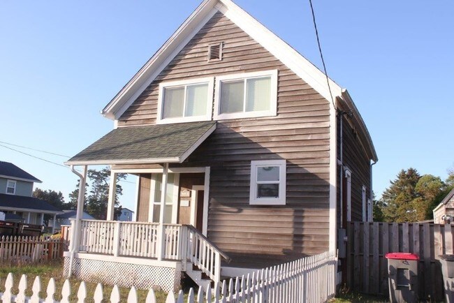 Building Photo - 4 br, 2 bath House - 720 12th Ave
