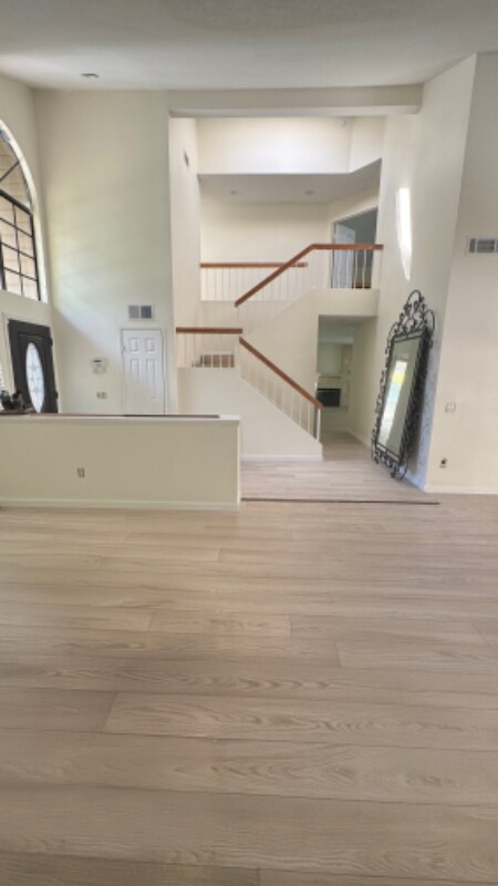 Foto del edificio - 5813 Serrania Ave