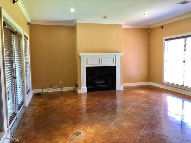 Building Photo - 301 Westpointe Cir
