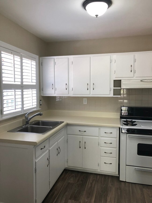 Building Photo - Remarkable Avondale Rehab Home for Rent