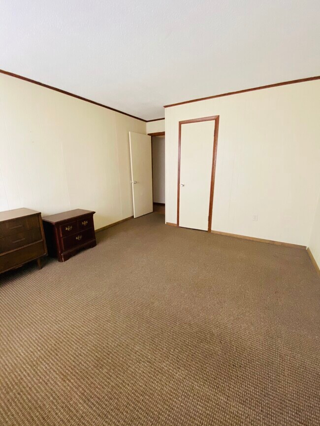 Hallway bedroom - 304 26th St