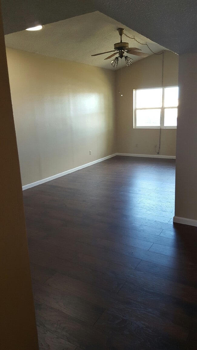 Foto del edificio - 5713 Wabash St