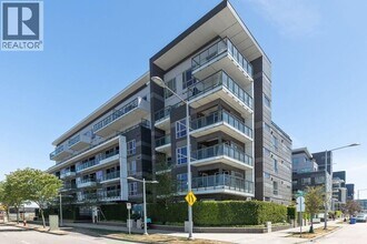 Building Photo - 7008 River Pkwy