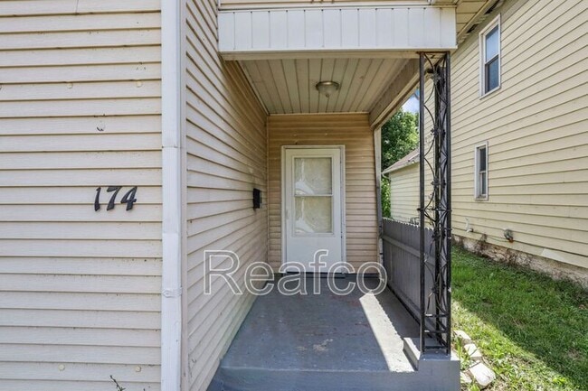 Building Photo - 174 N Princeton Ave