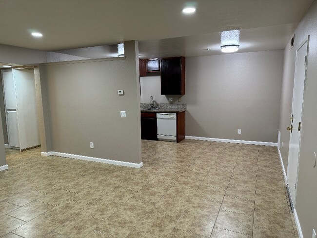 Foto del edificio - 17464 Upland Ave
