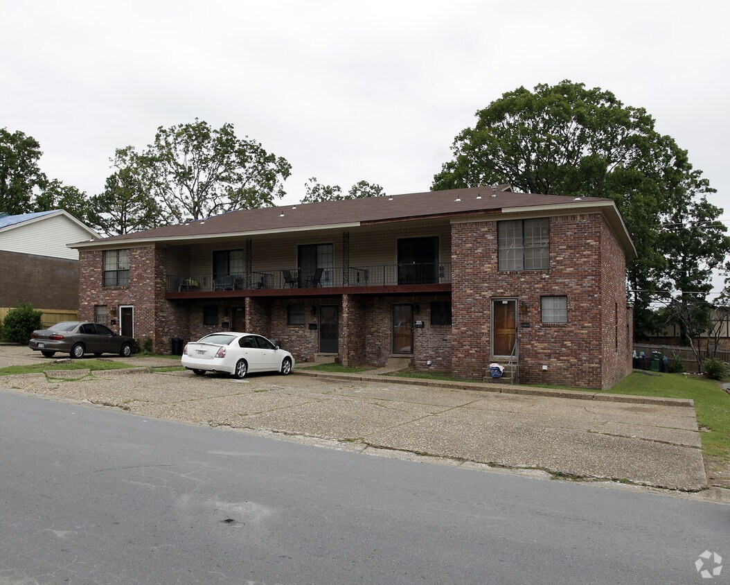 2028 Fendley Dr, North Little Rock, AR 72114 Apartments in North