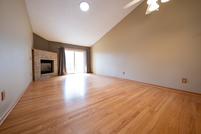 Building Photo - 736 86th Ln NW