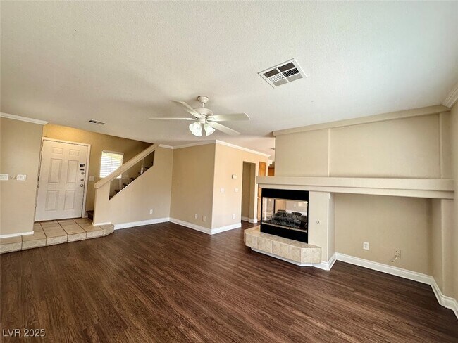 Foto del edificio - 7576 Jacaranda Leaf St